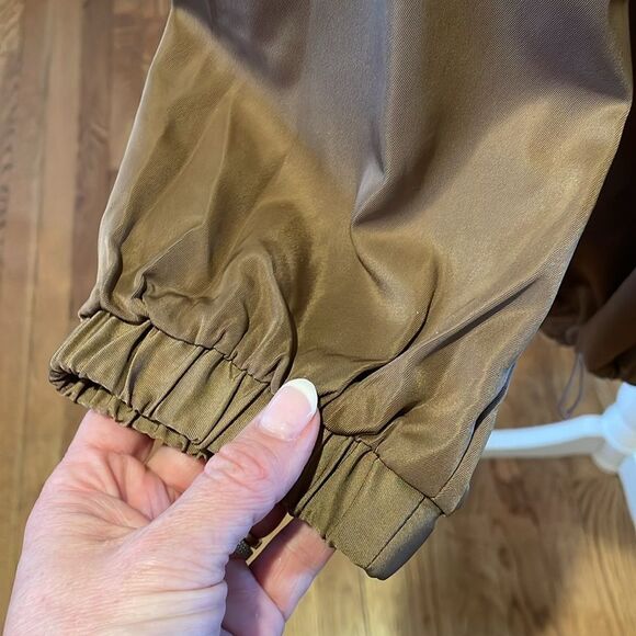 Lightweight Brown Raincoat size large - Picture 4 of 9